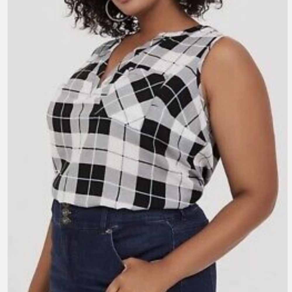 Torrid Black White Country Western Button Back Plaid Twill Sleeveless Top Size 4